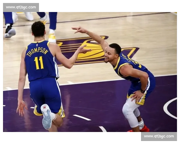 库里盲猜 2K26 数值：猜中总评却栽在三分上