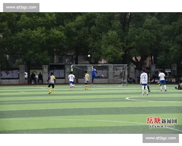 我爱湘潭我的家!2025 “迅达杯” 岳塘区足球联赛燃情开赛 我爱湘潭我的家!2025 “迅达杯” 岳塘区足球联赛燃情开赛